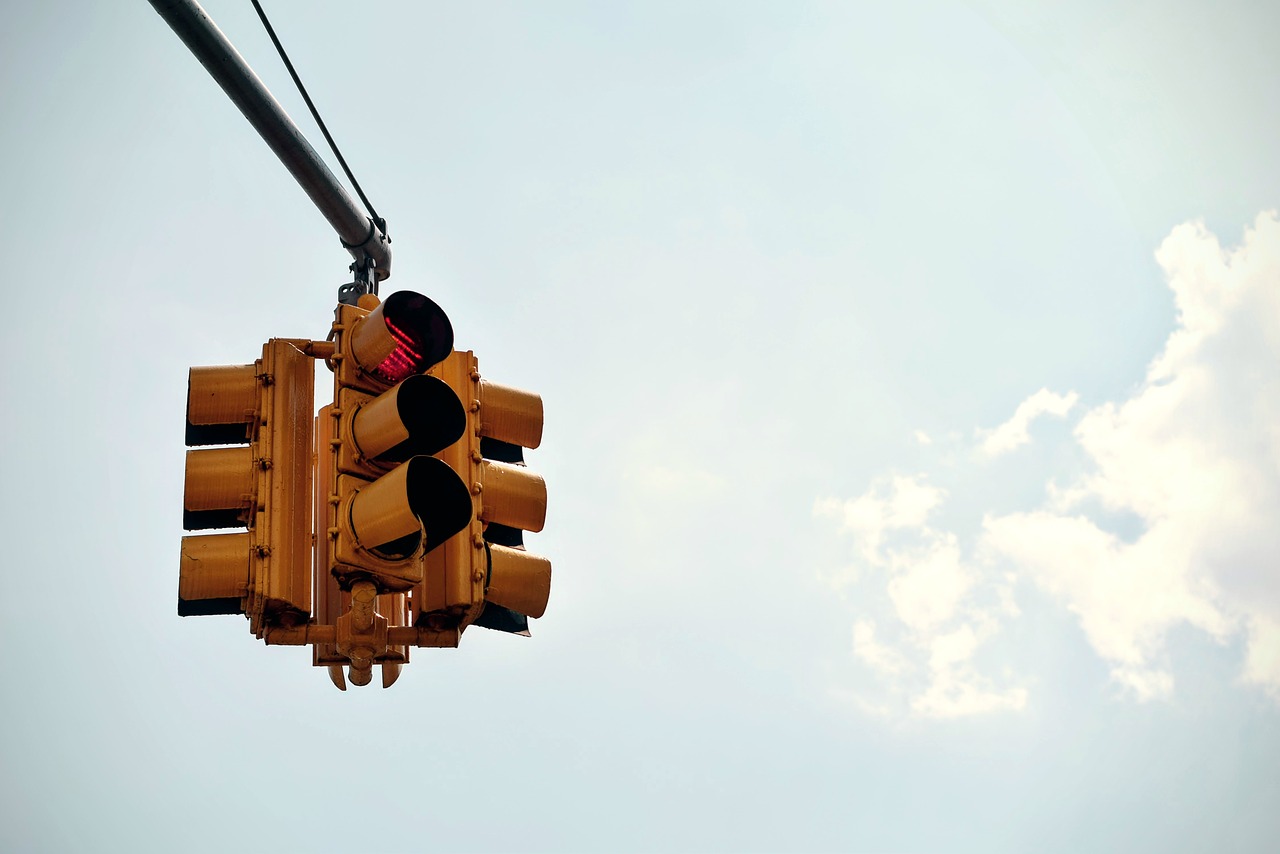 Image - traffic light intersection city