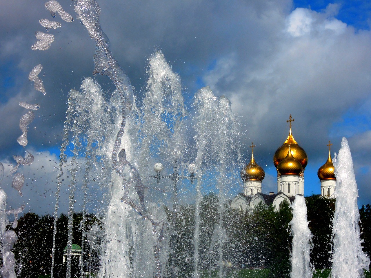 Image - fountain spray water drops jet