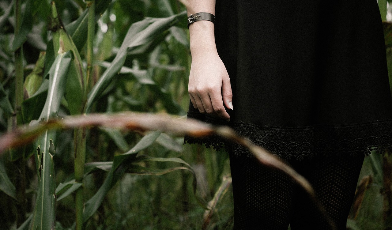 Image - woman girl lady people limbs arms