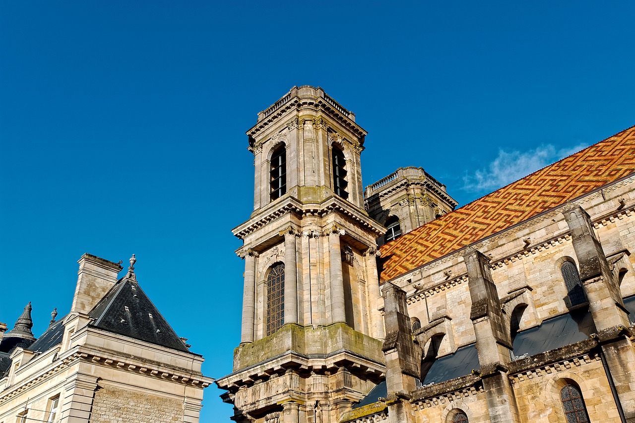 Image - cathedral inside langres france