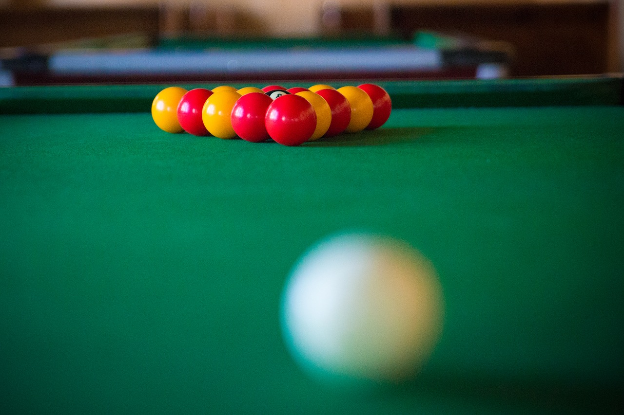 Image - billiards bar green bowls play