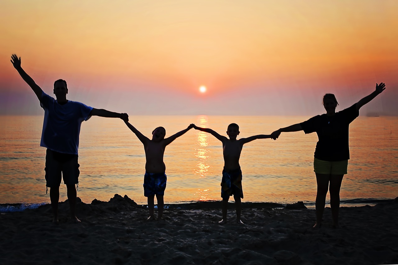 Image - family sunset beach happiness