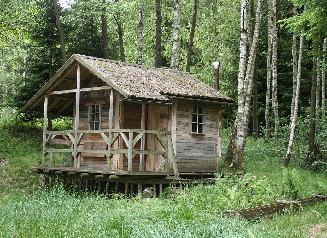 Image - hut pile construction wood