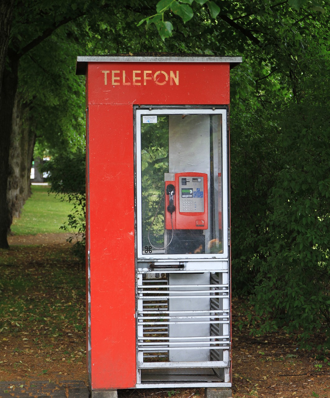 Image - telephone booth telefon red park
