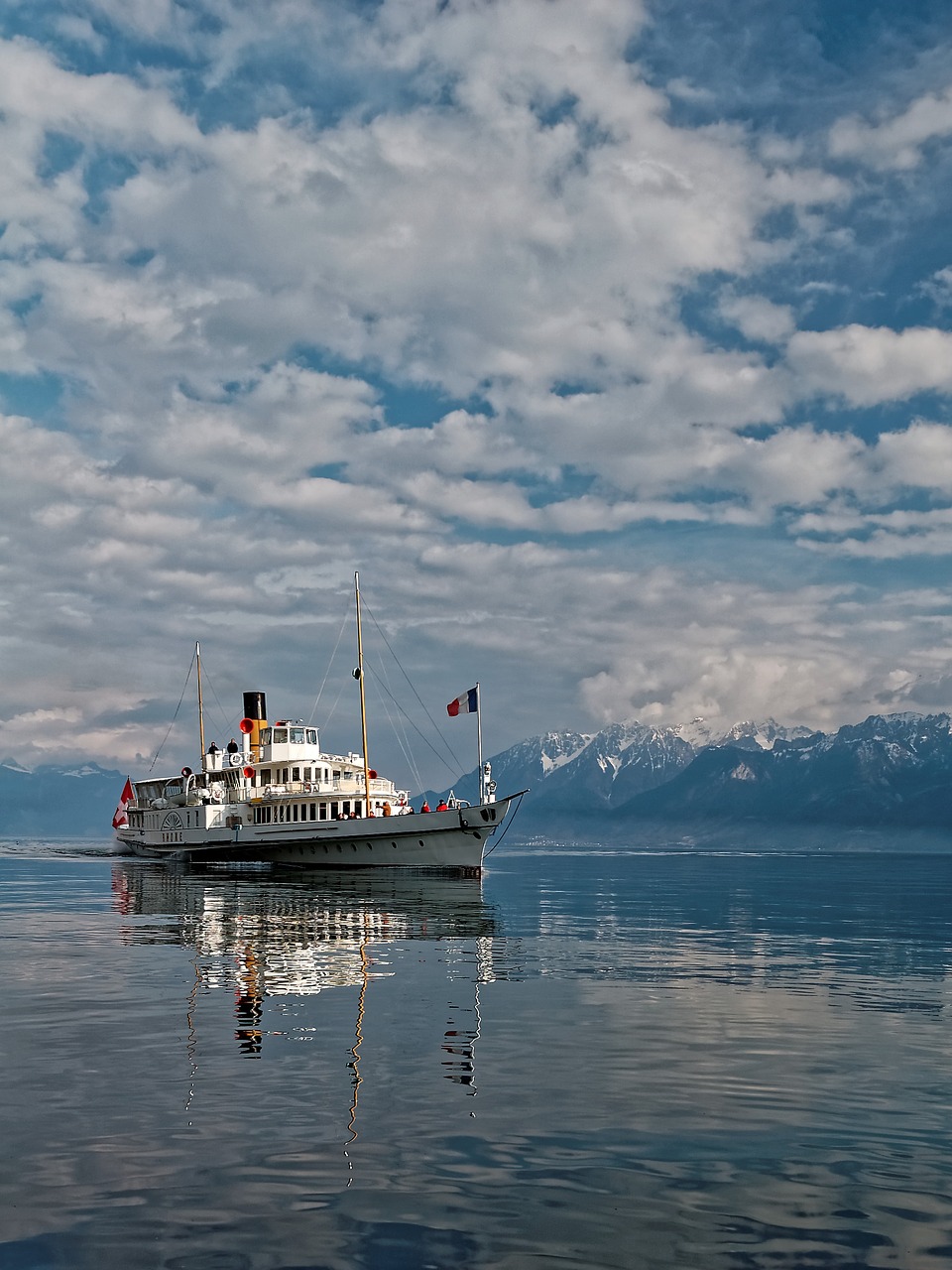 Image - ship boot geneva lake lac leman