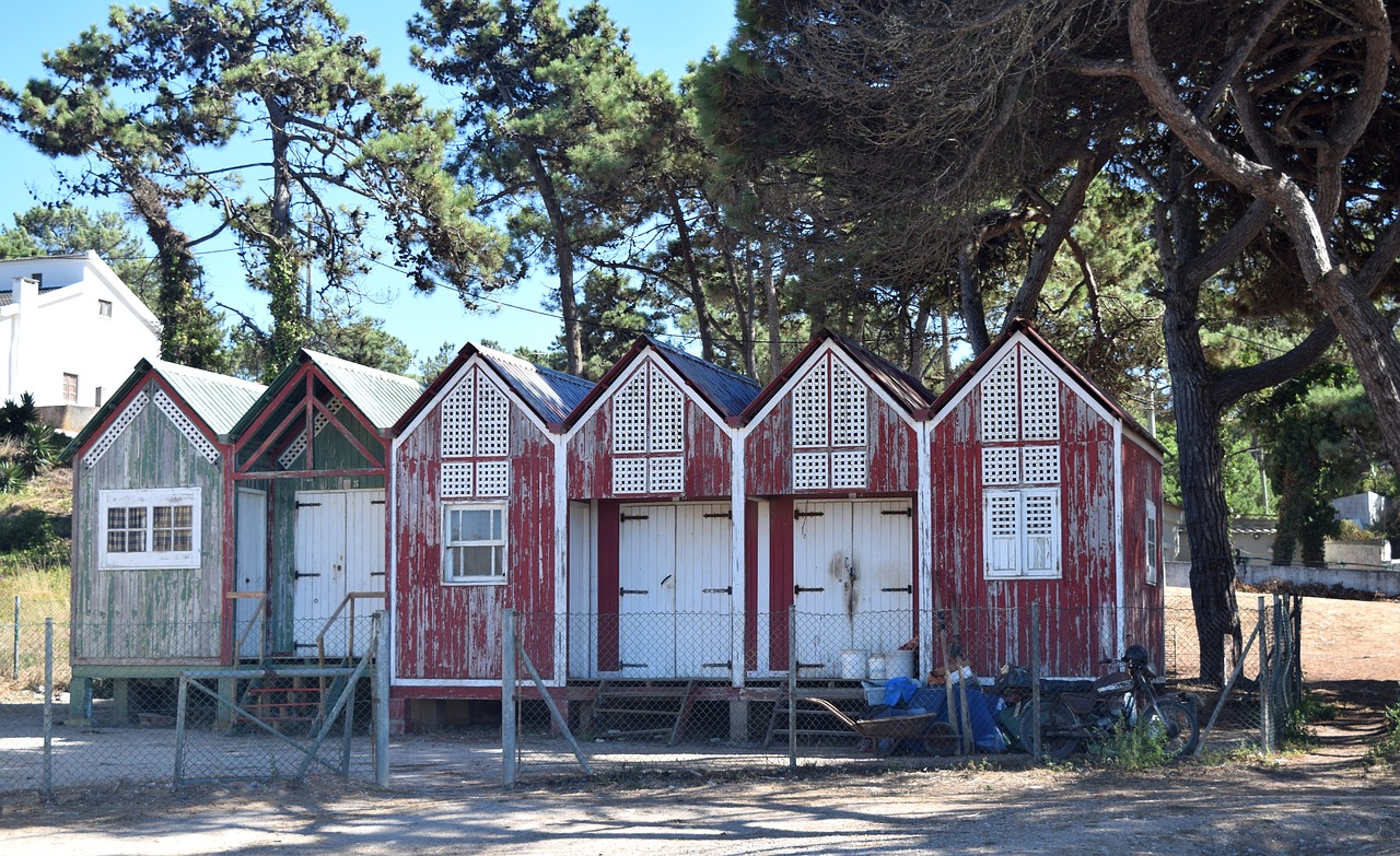 Image - portugal holiday wooden houses