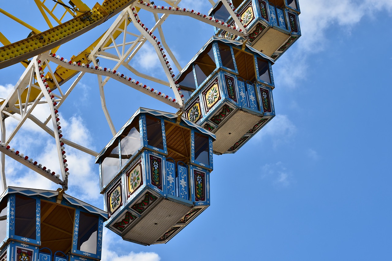 Image - ferris wheel gondolas ride cabins