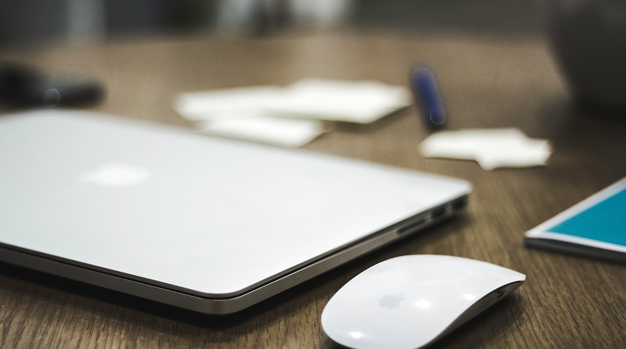 Image - macbook laptop computer mouse