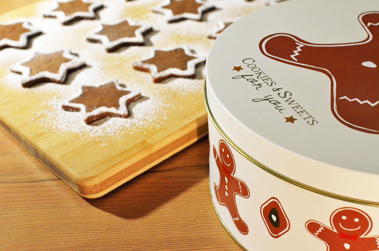 Image - gingerbread cookies tins sweets