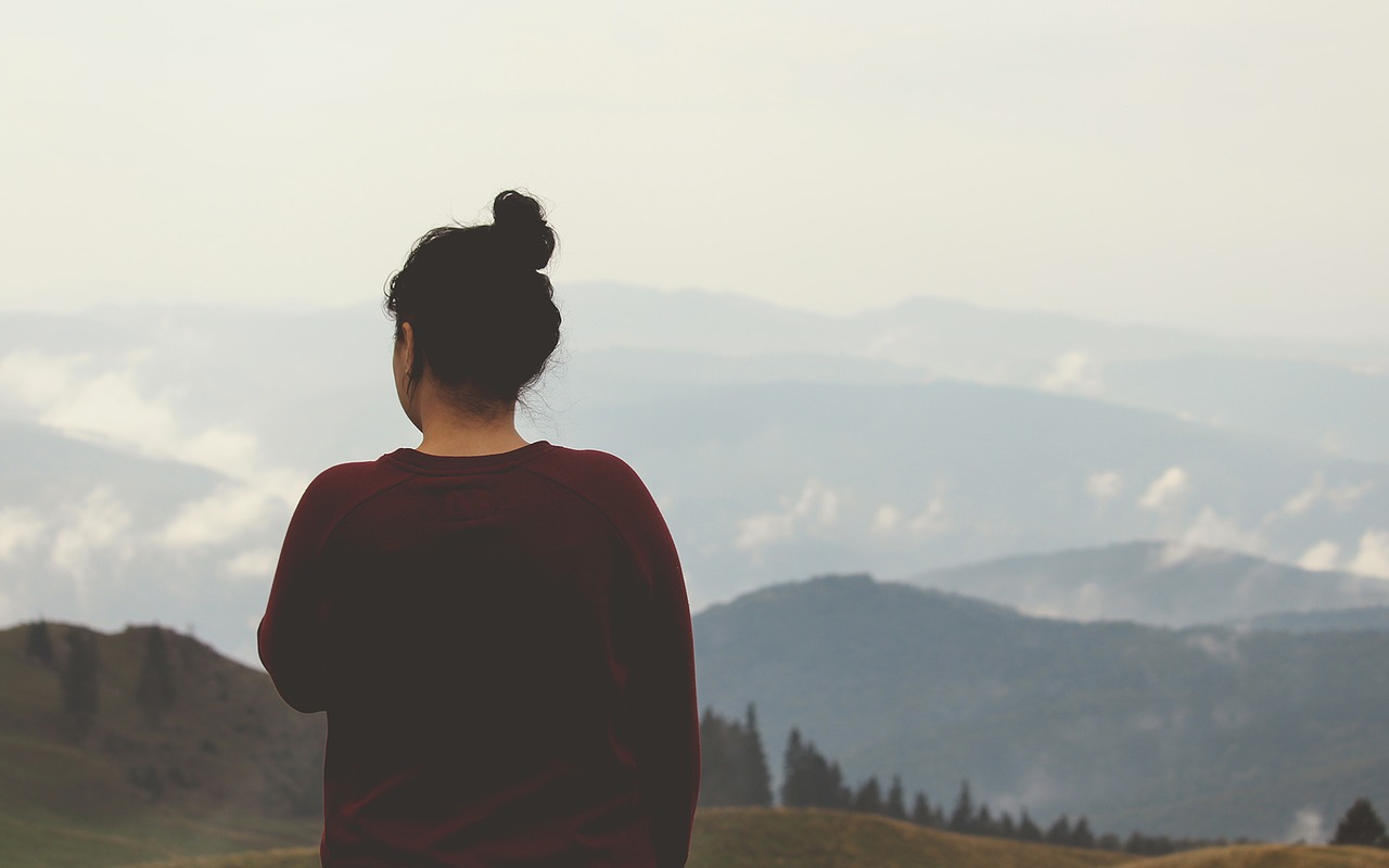 Image - girl looking thinking landscape