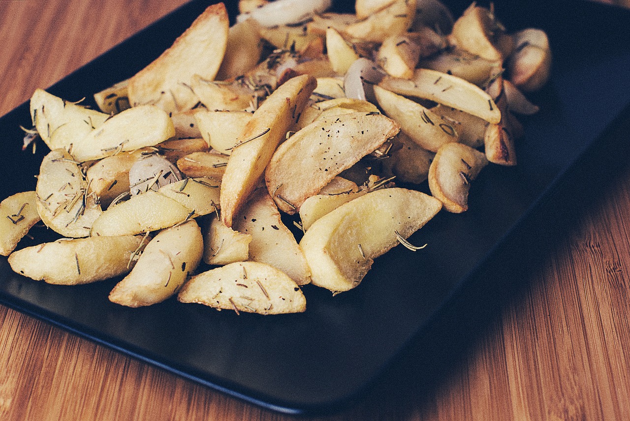 Image - potatoes wedges rosemary food