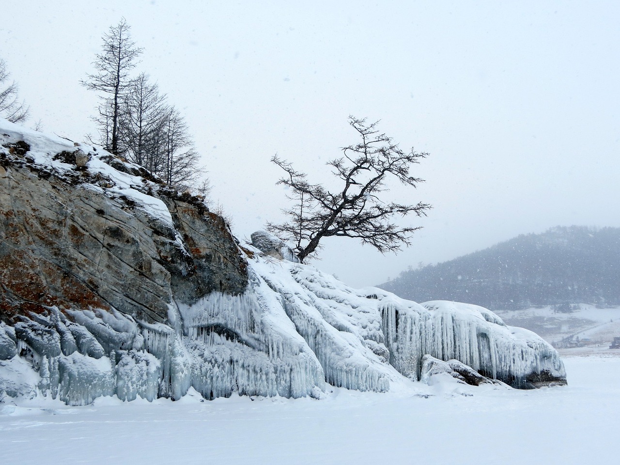 Image - baikal lake winter beach