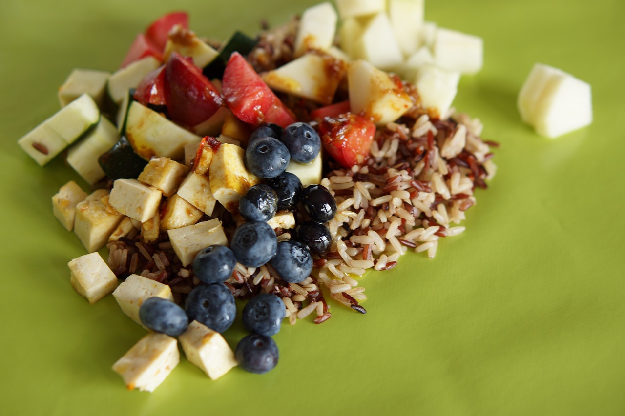 Image - poke bowl mixed food blueberries