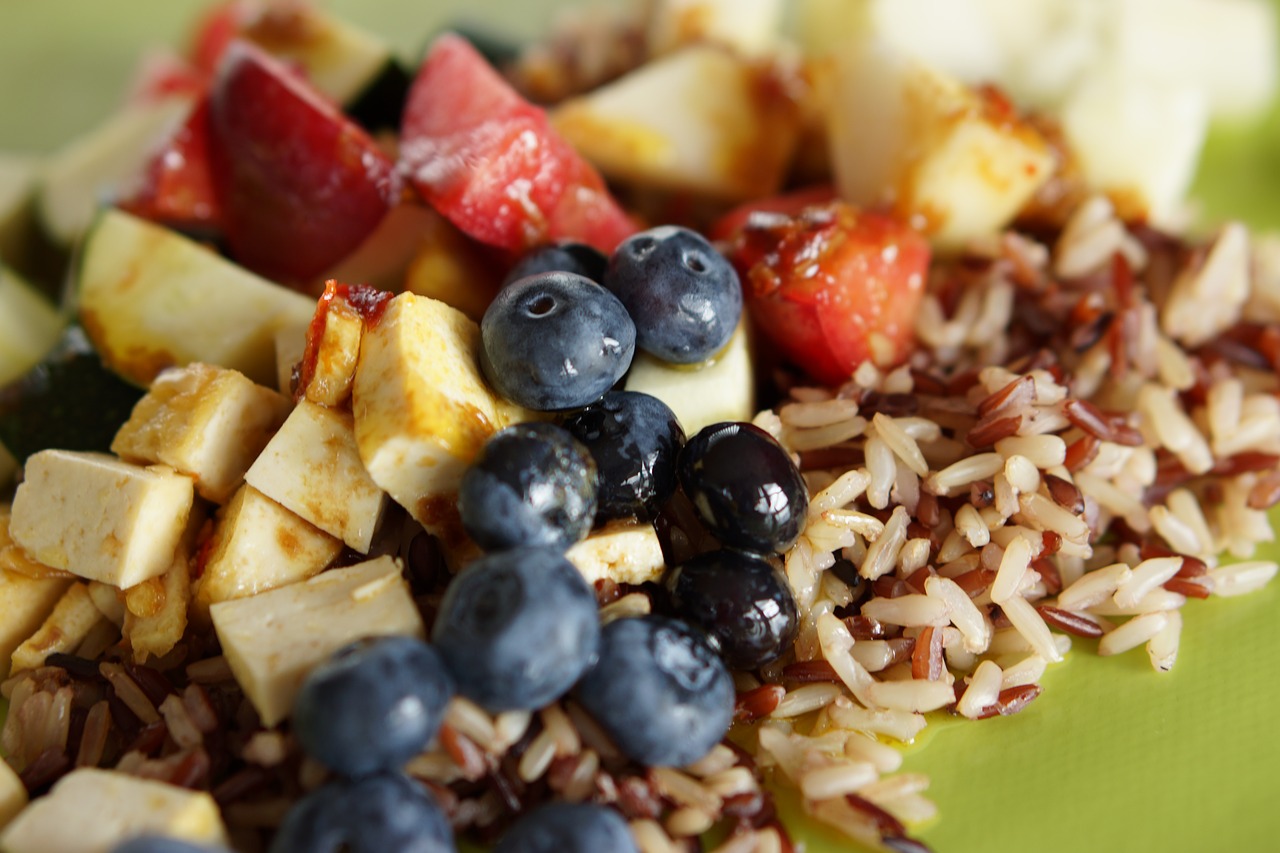 Image - poke bowl mixed food blueberries