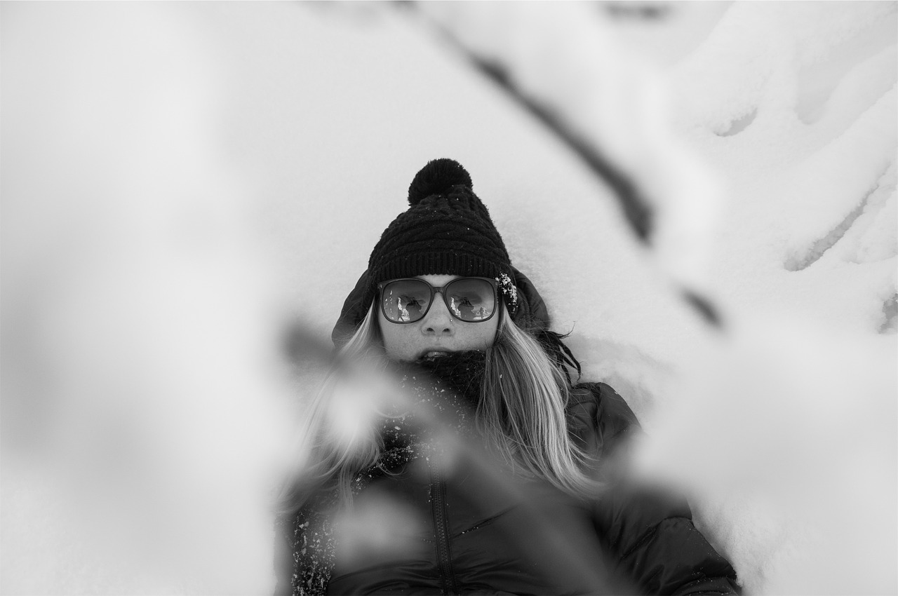 Image - girl model blonde sunglasses hat