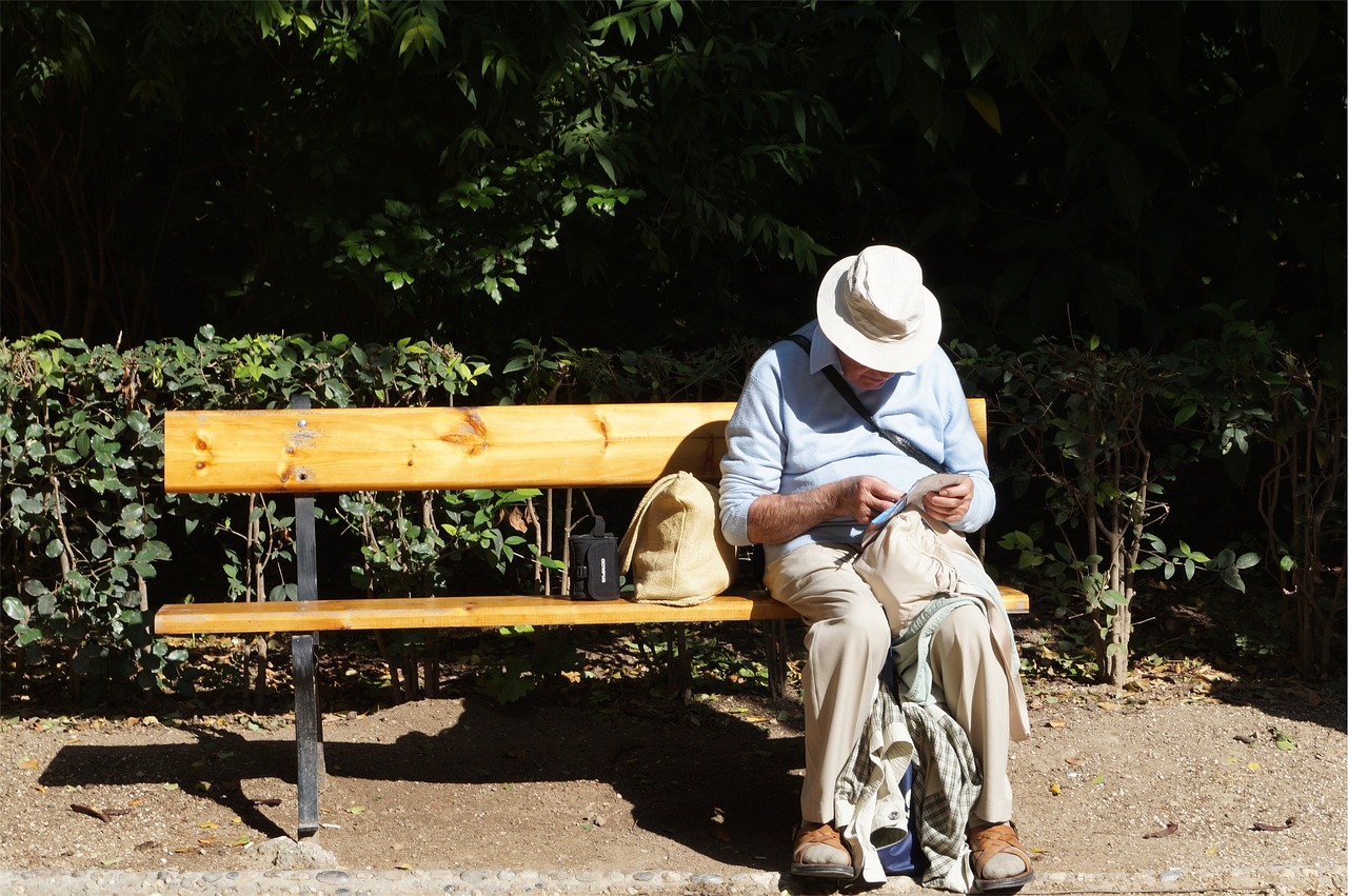 Image - old man elderly reading hat wood