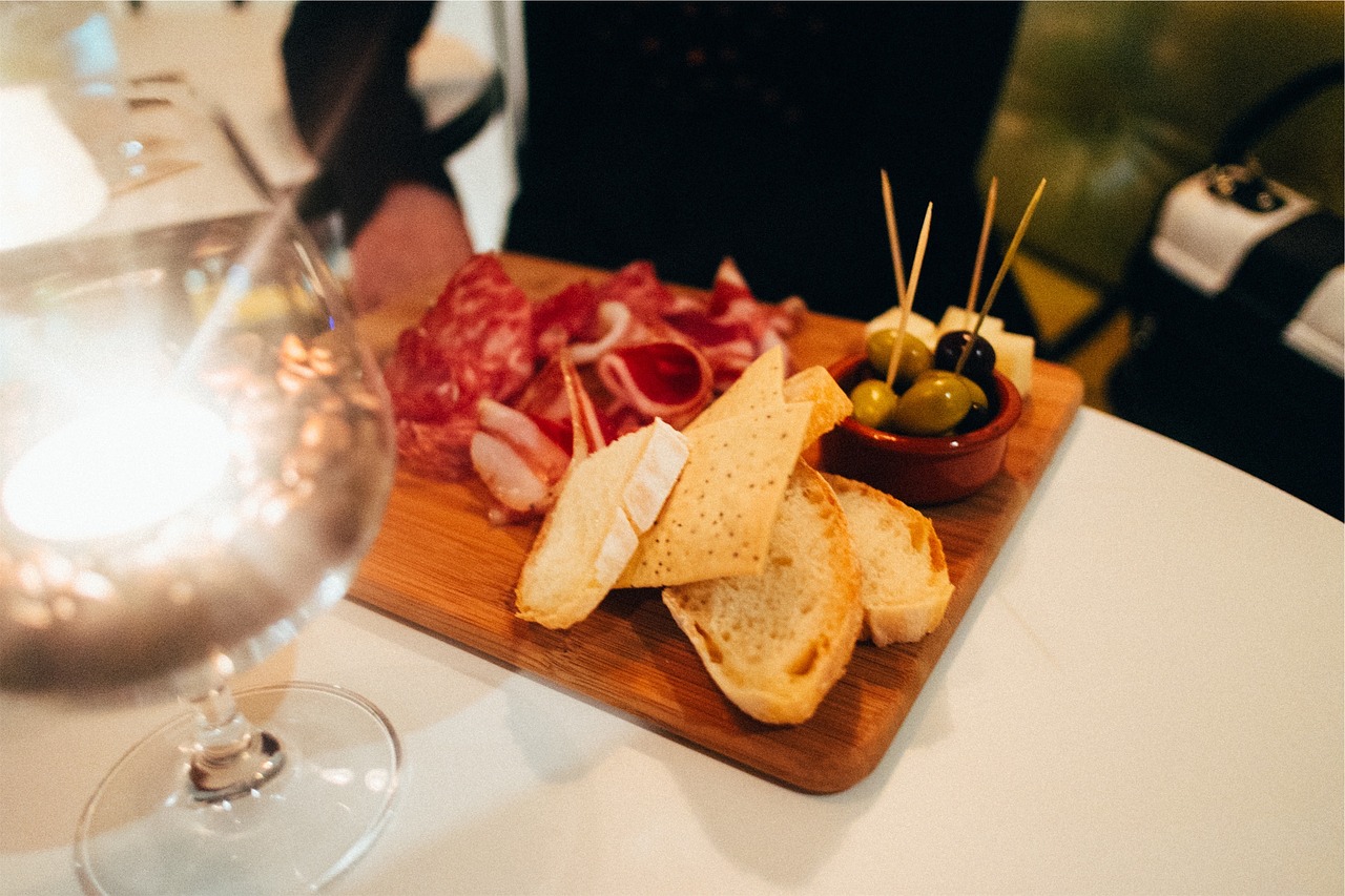 Image - food appetizers cutting board bread