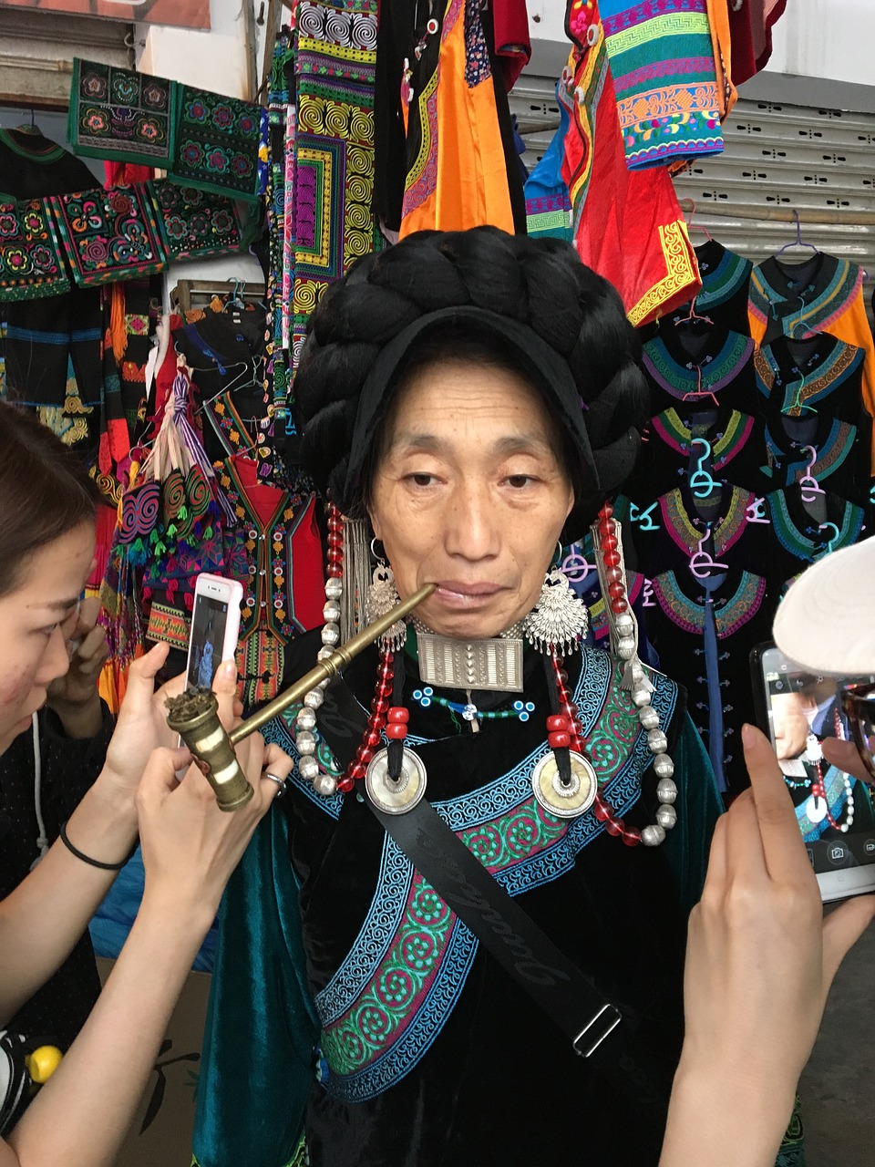 Image - the yi people clothing culture