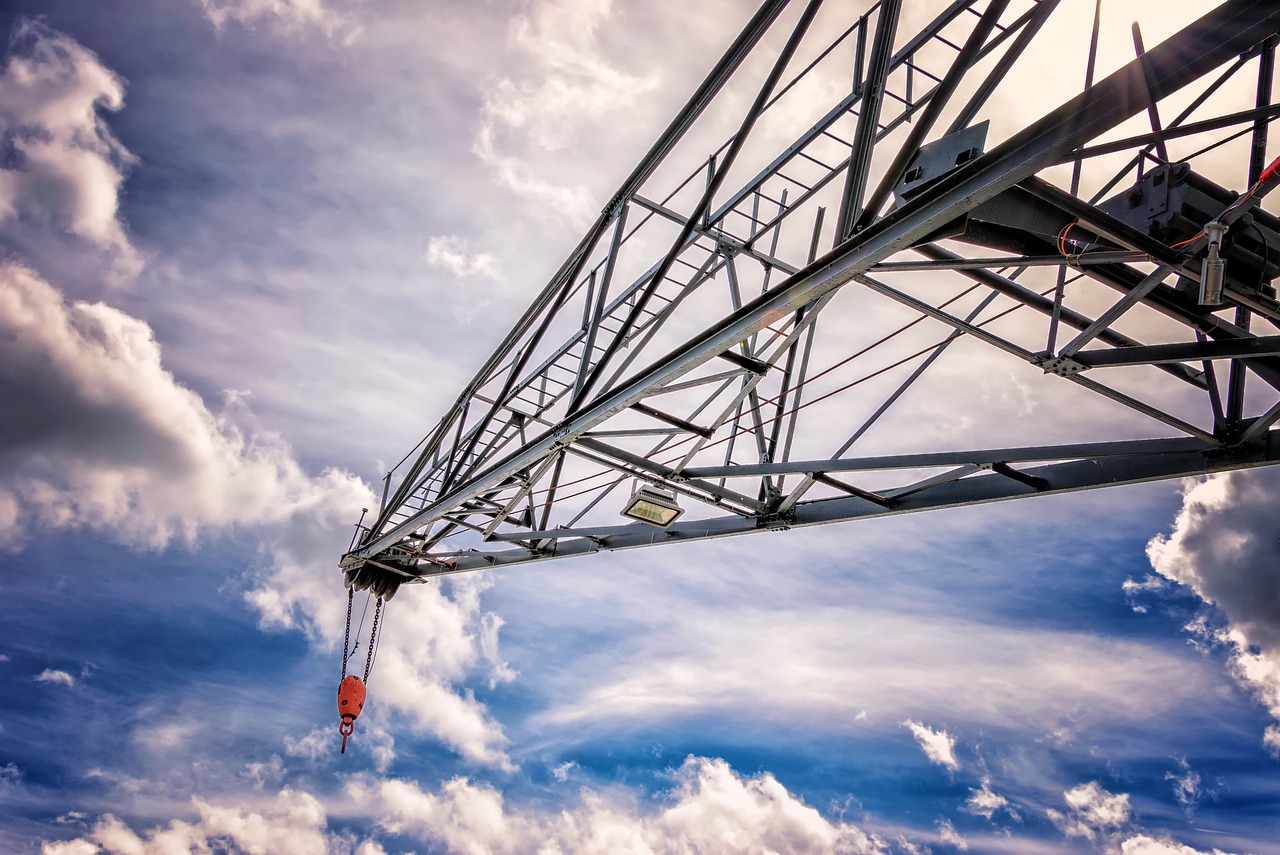 Image - crane mast scaffold lattice sky