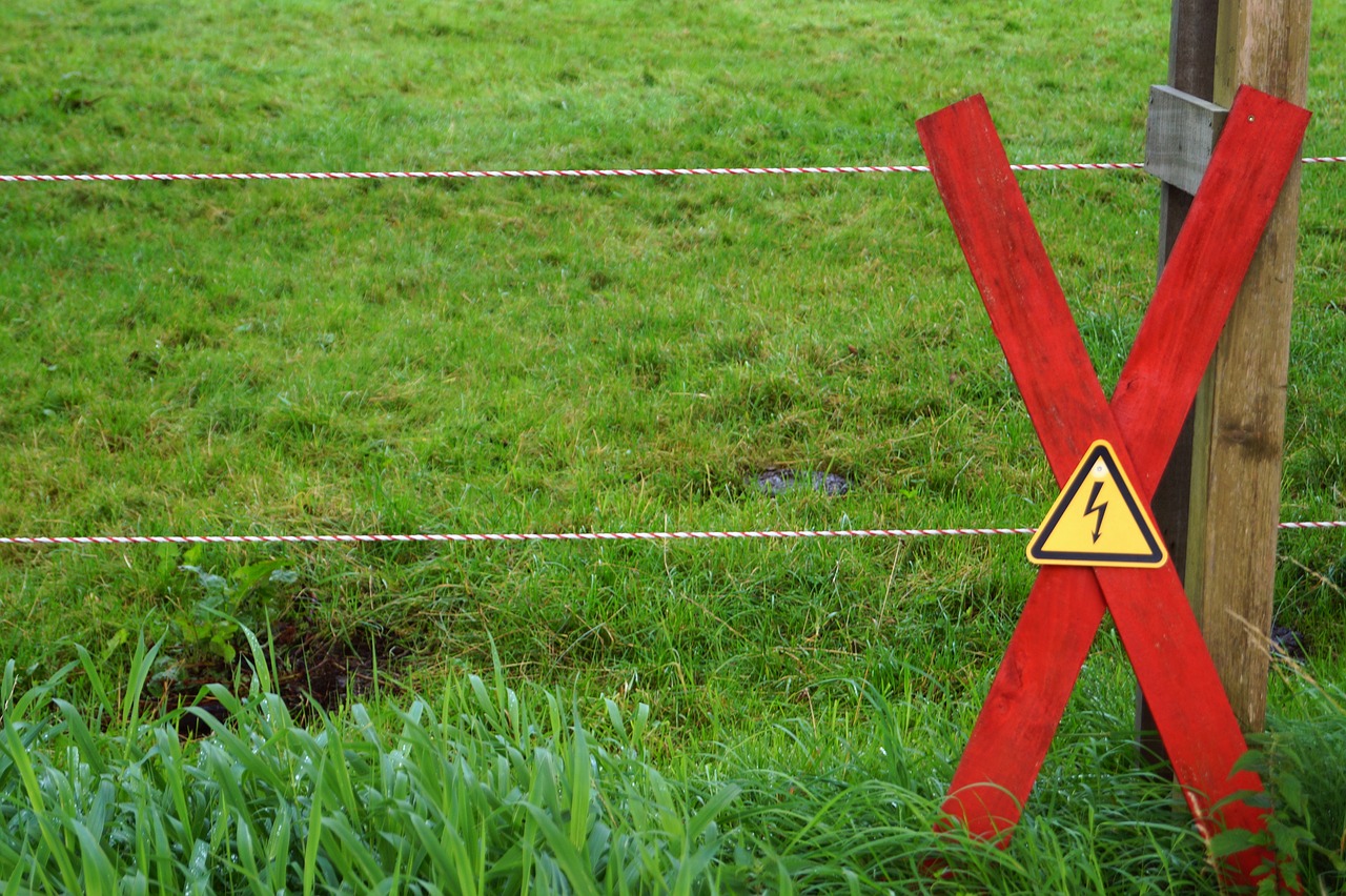 Image - fence electric fence warning risk