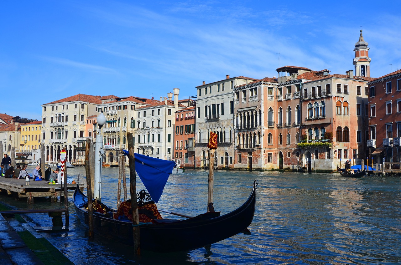 Image - venice italy street view buildings
