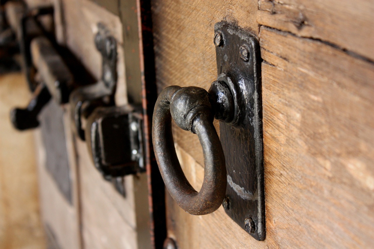 Image - door old wood lock gate building