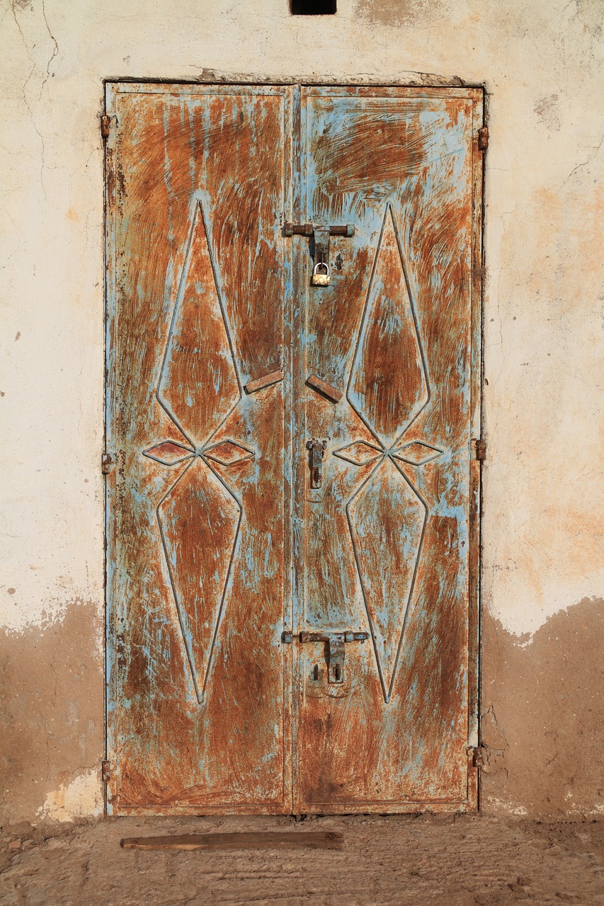 Image - steel door rusty locked metal