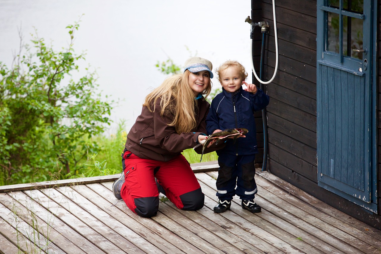 Image - fish mom relative child fishing