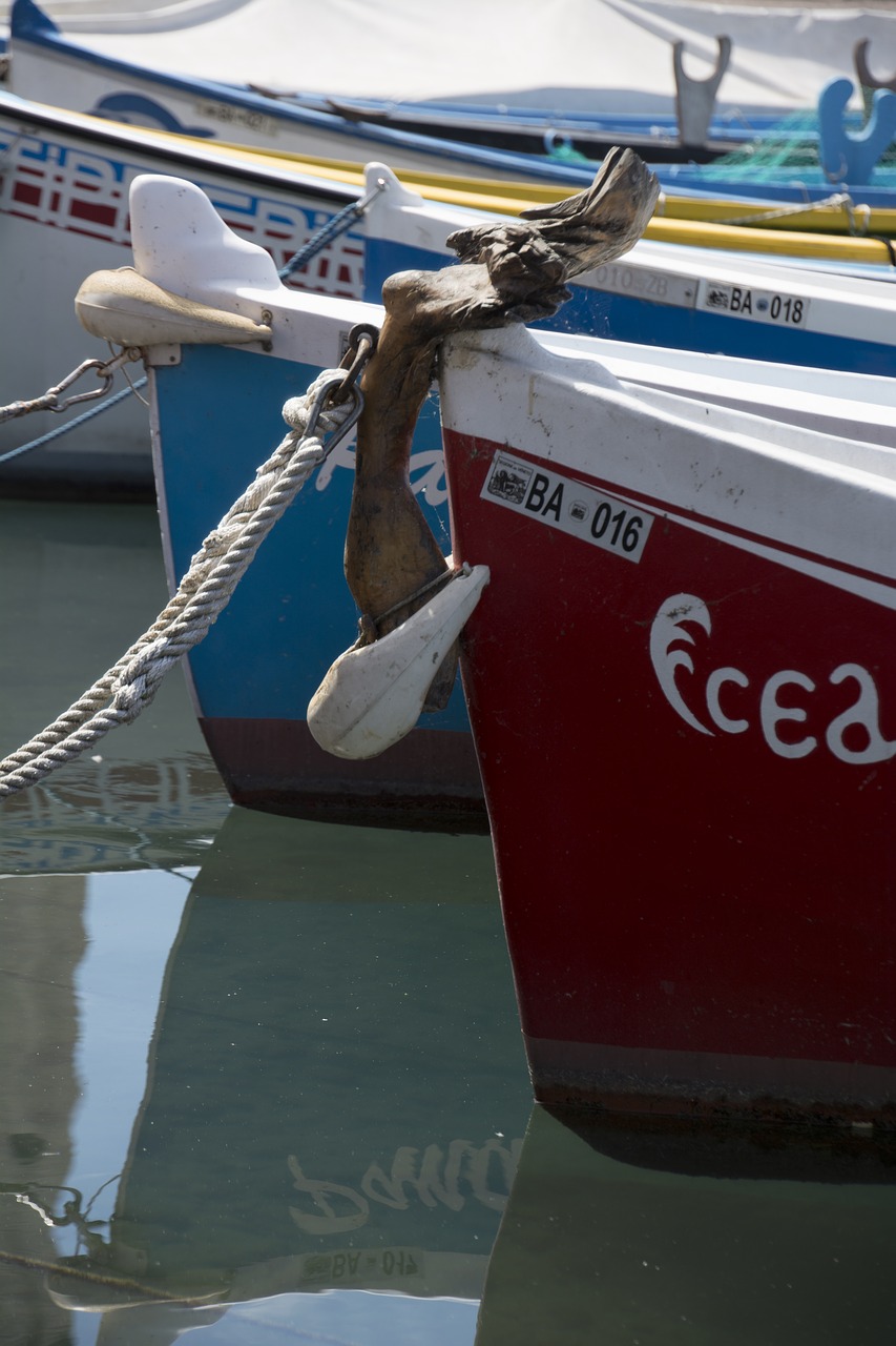 Image - lake garda bardolino boats italy