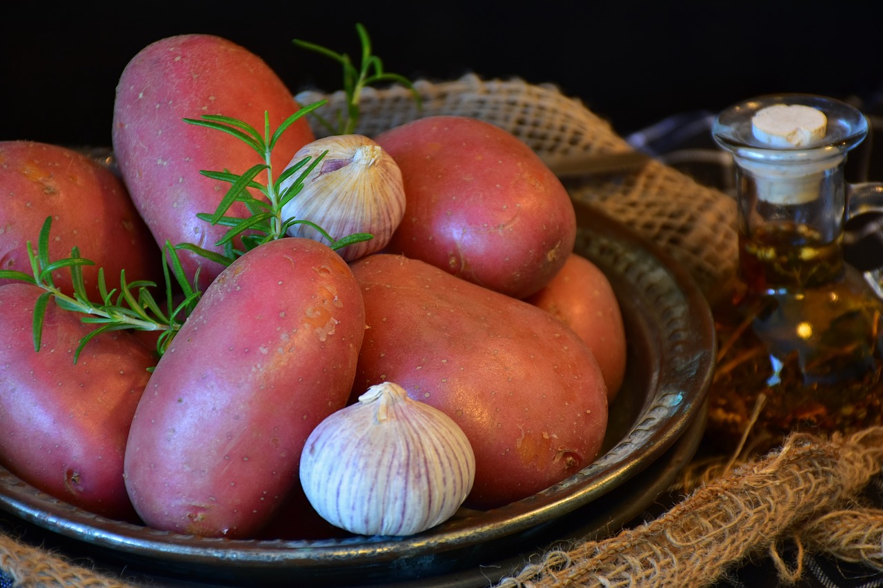 Image - potatoes red red shell