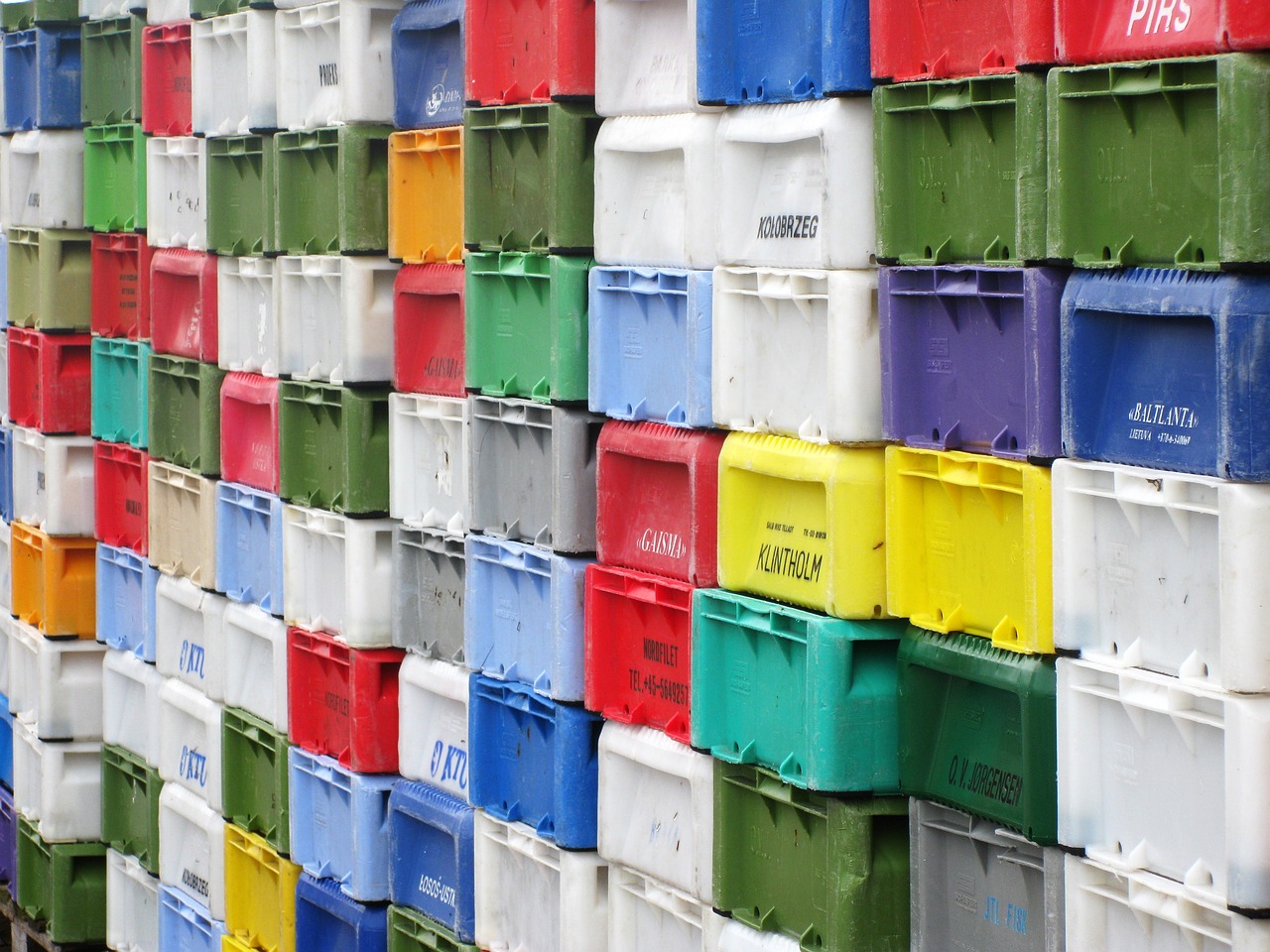 Image - boxes port colorful
