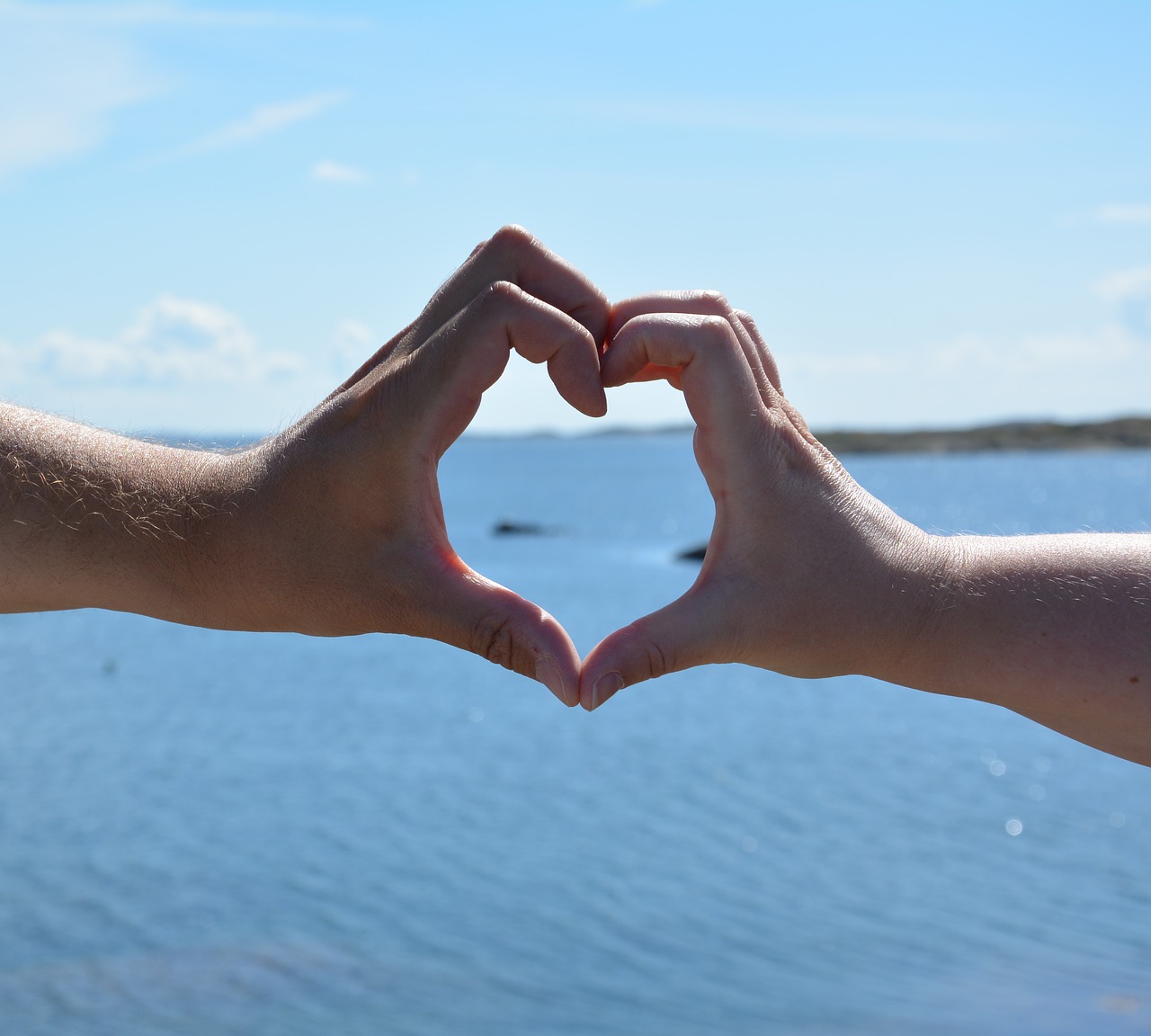 Image - love heart hands form he and she