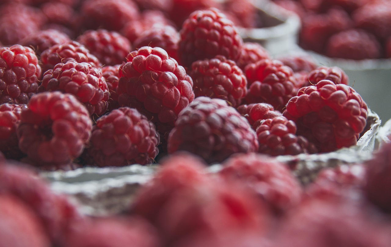 Image - red fresh raspberries raspberry