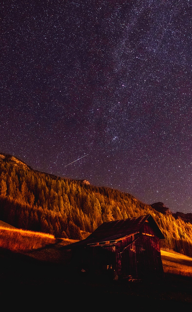 Image - italy cabin stars milky way night