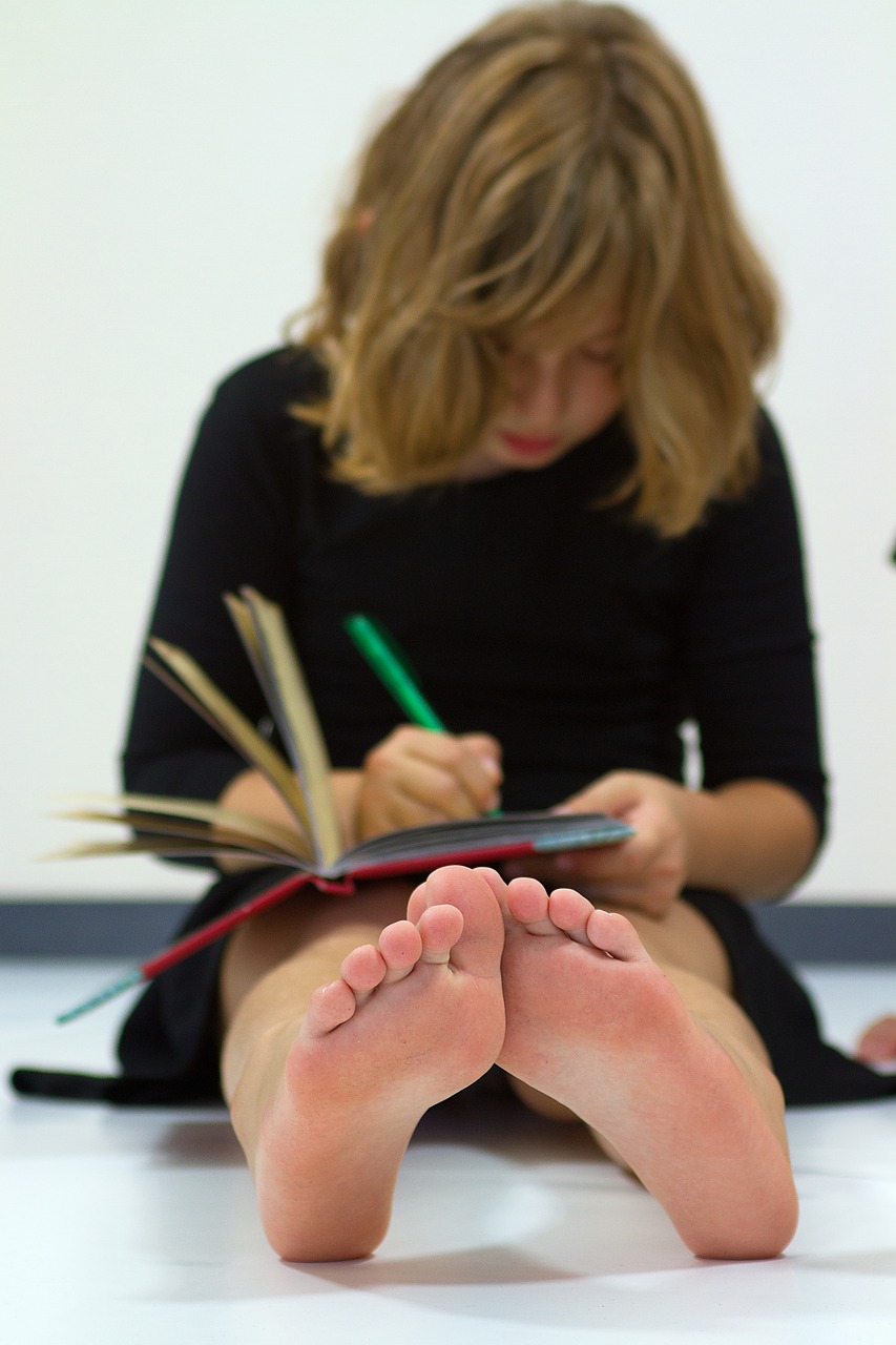 Image - girl young school tasks portrait