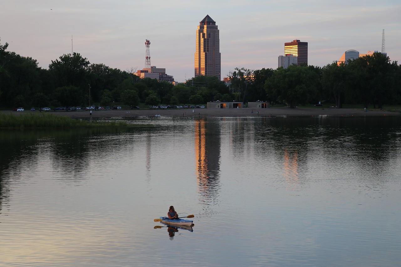 Image - des moines lake kayak iowa des