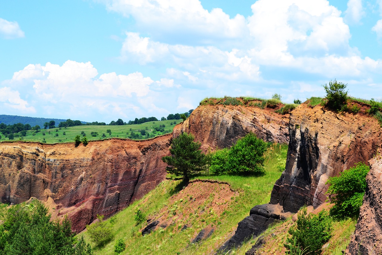 Image - racos crater red extinct volcano