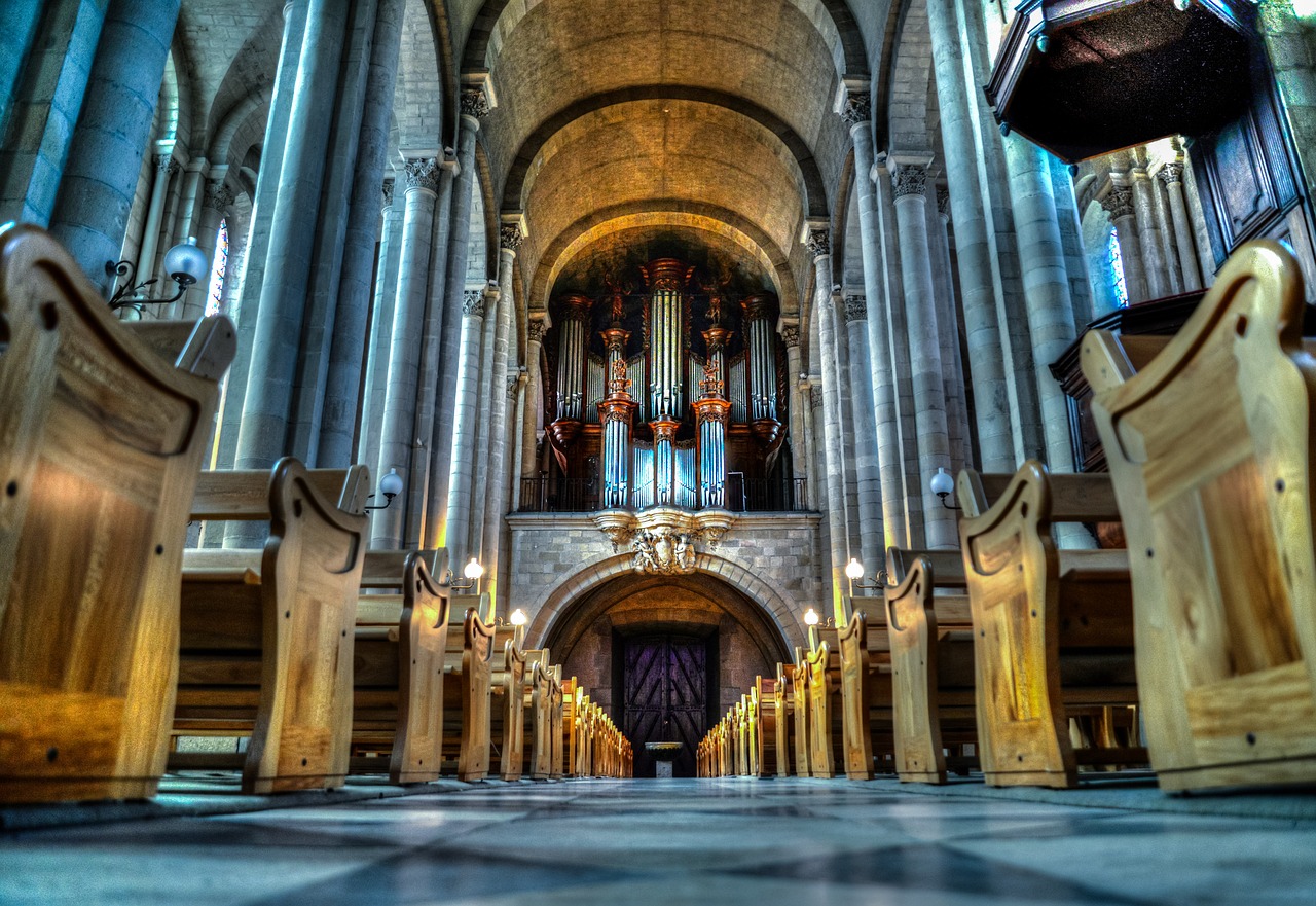 Image - cathedral europe valence