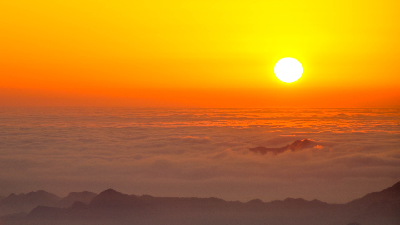 Image - cloud sea out wudang the golden dome