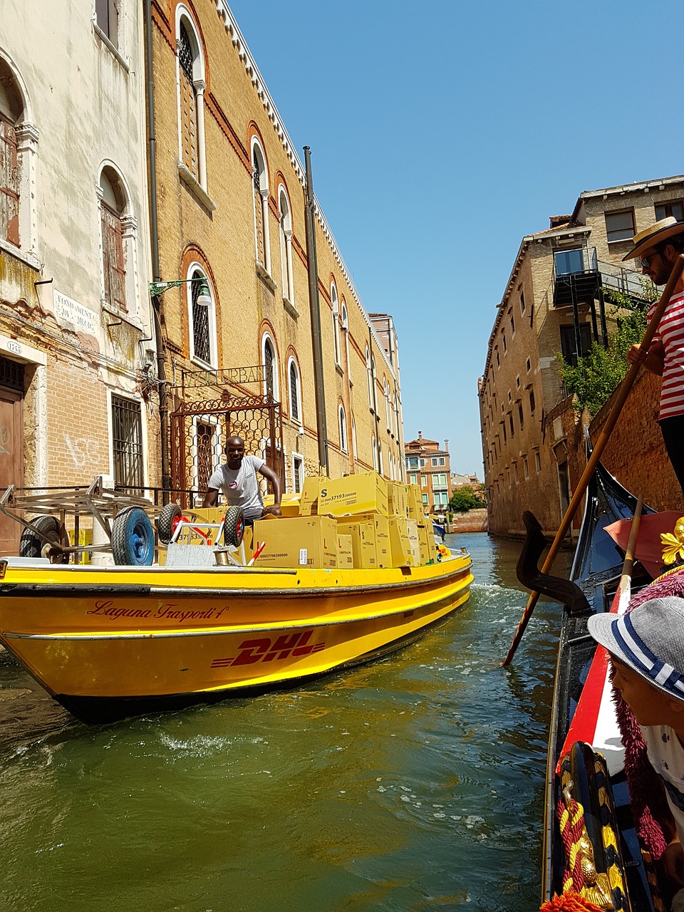 Image - venice gondola dhl post