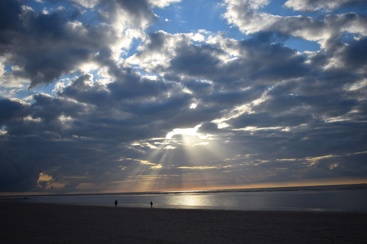 Image - clouds light sky sea cloudscape