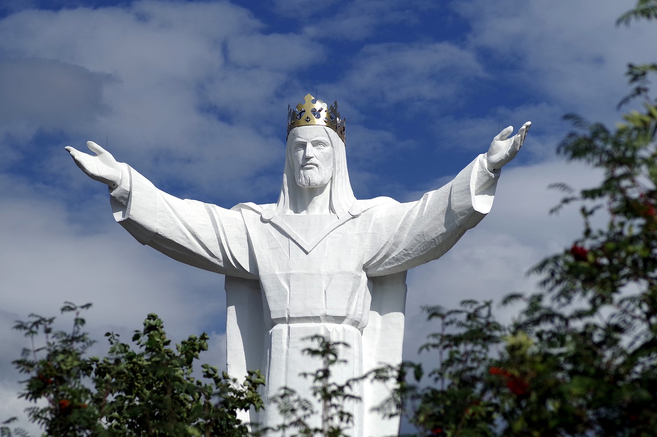 Image - jesus sculpture enormous
