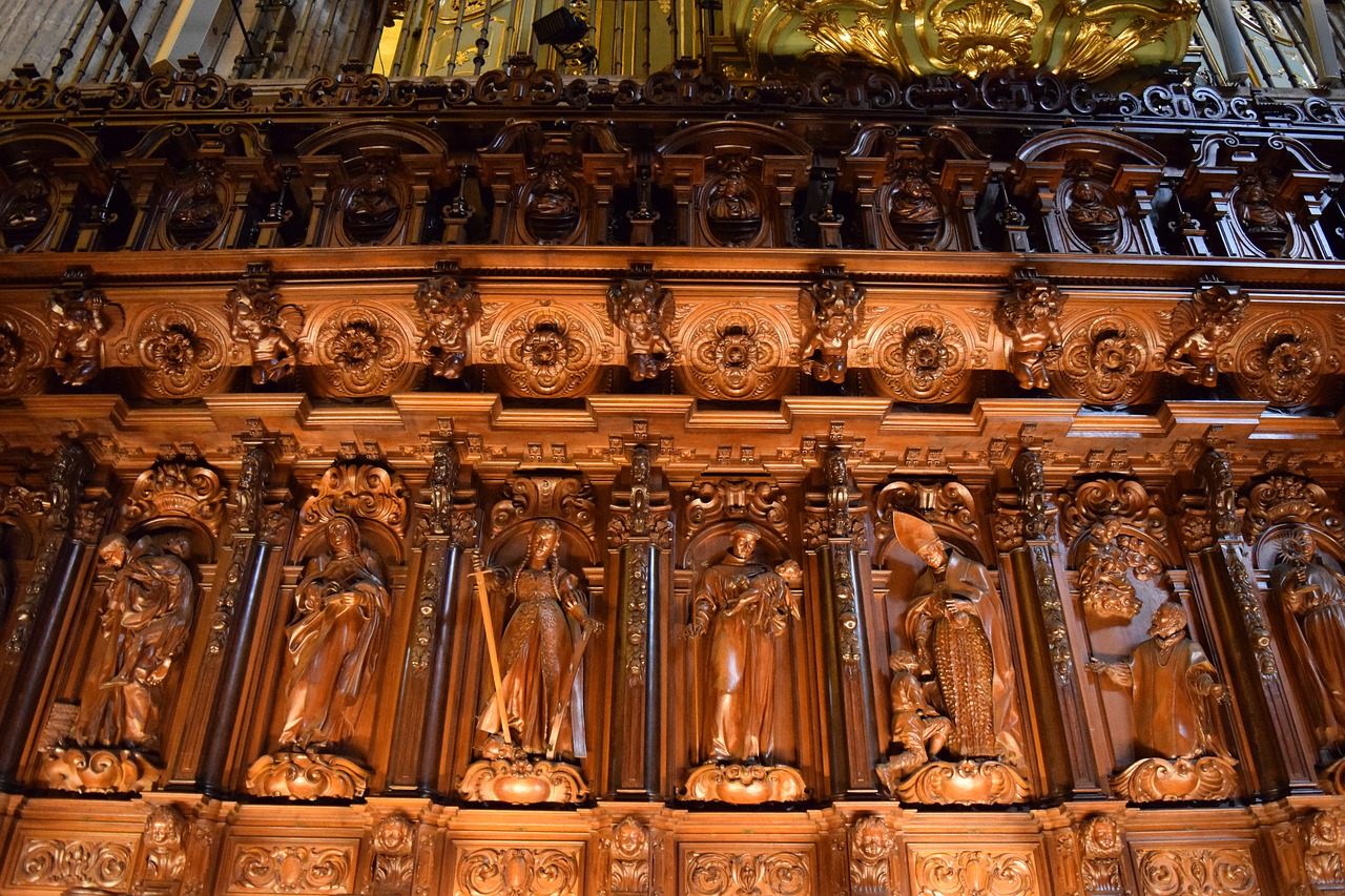 Image - church religious figures arch