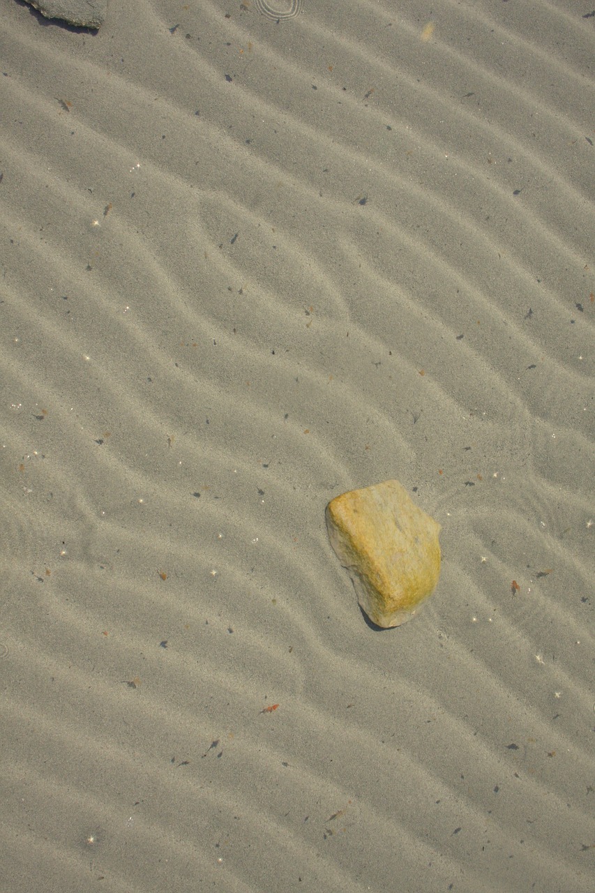 Image - lake ripple sand stone pond