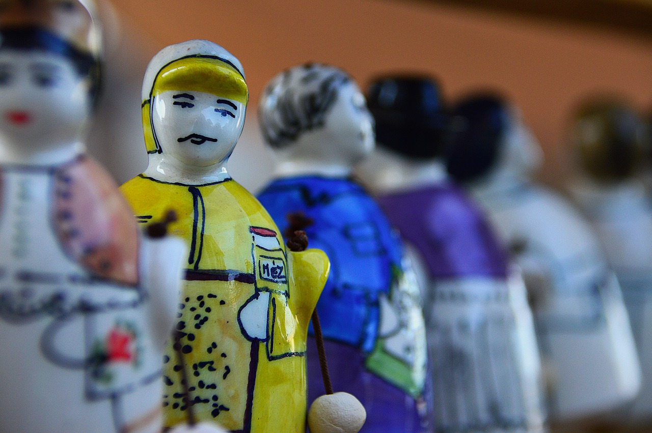 Image - folk art glass sárköz color design