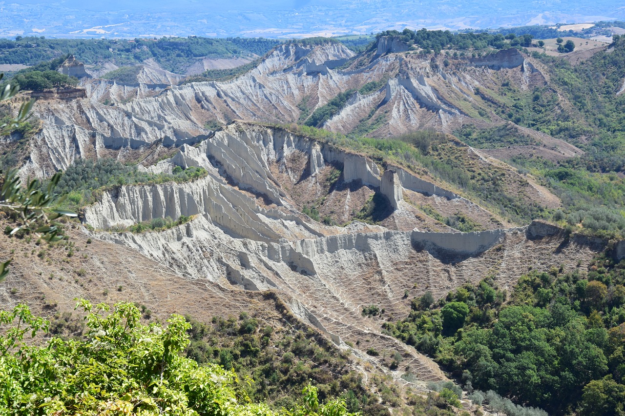 Image - tuff civita bagnoregio italy