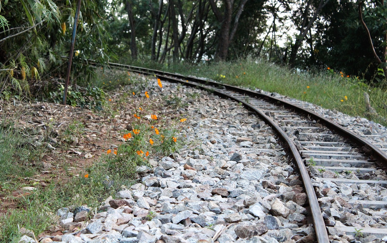 Image - railtrack track pathway iron