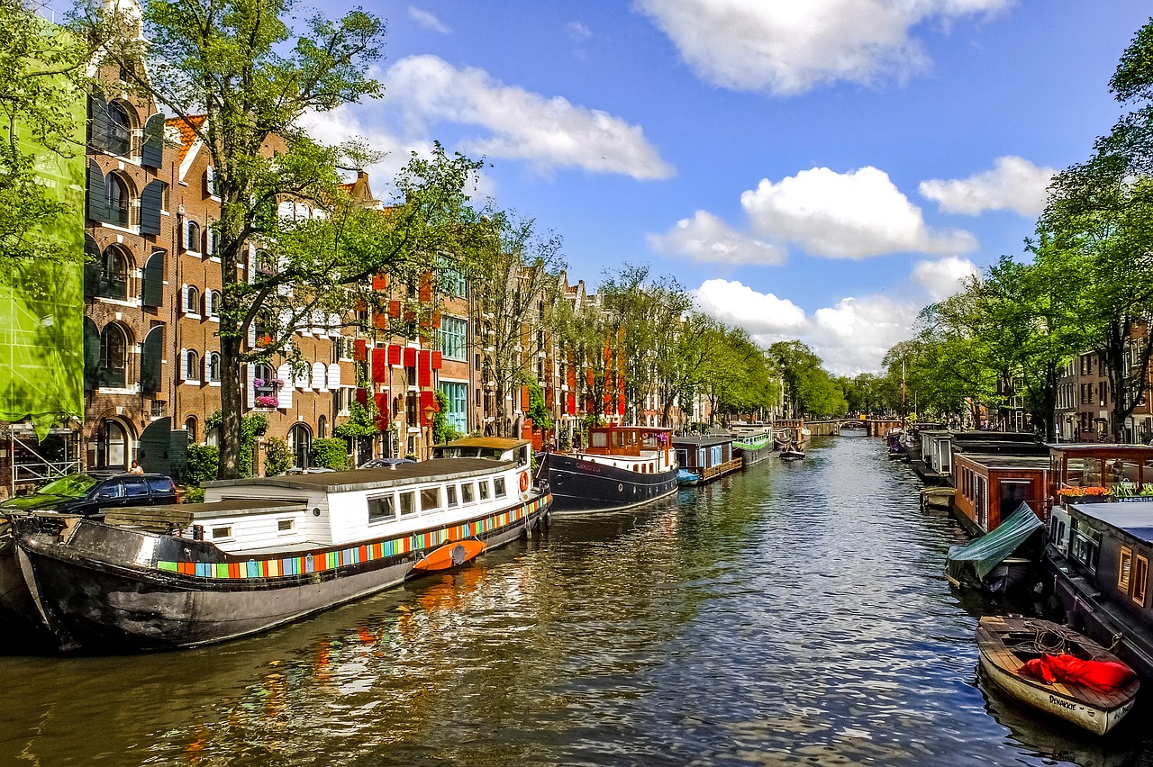 Image - canal waterway barge home boat