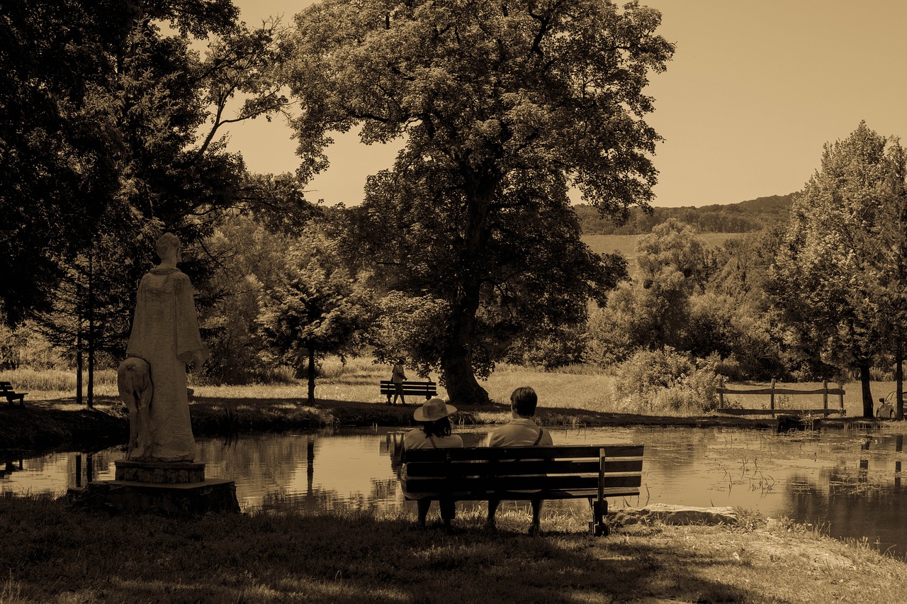 Image - landscape people lake woman