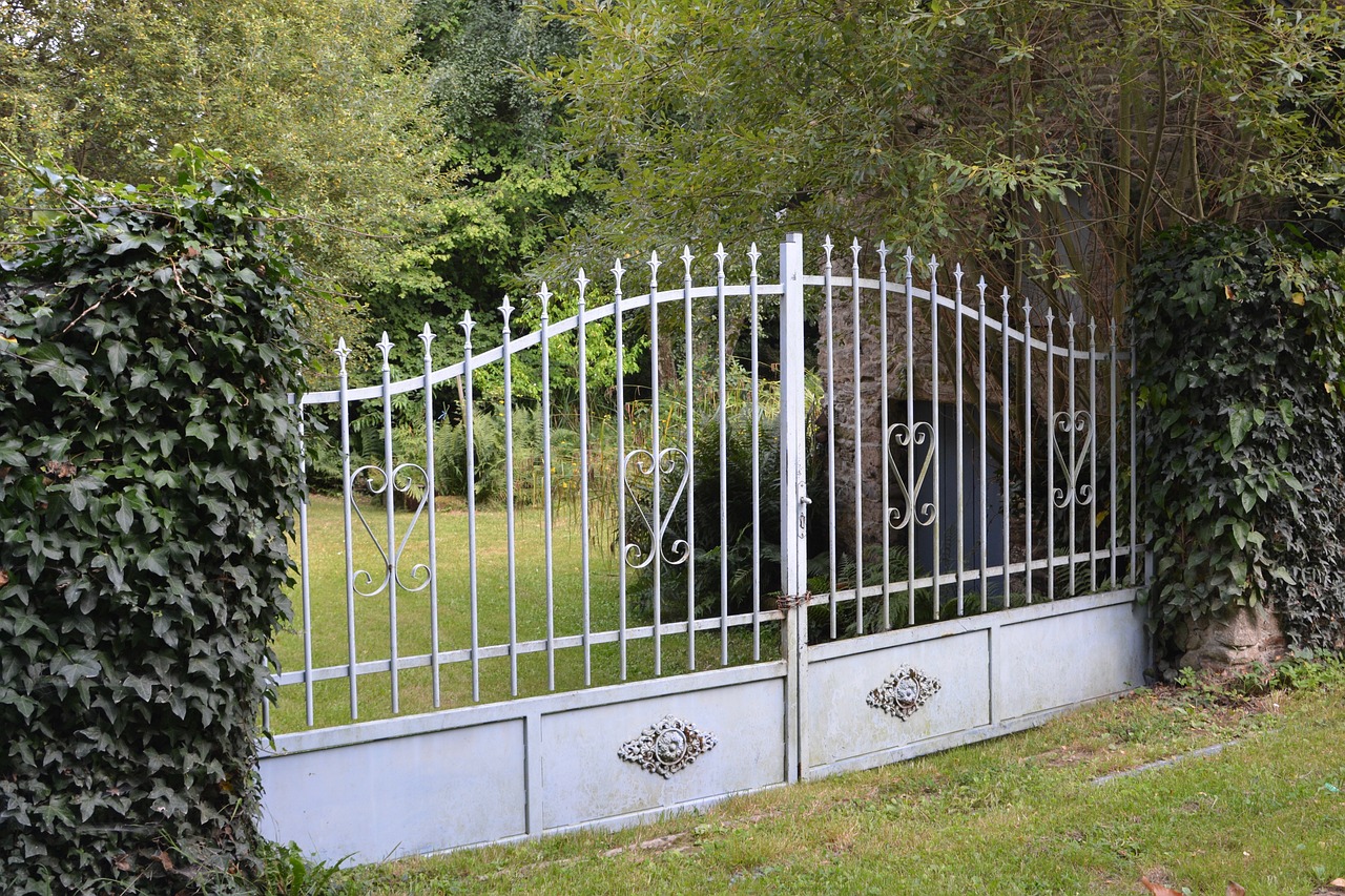 Image - portal wrought iron metal field